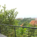 De Rafael Villa & Guest House Dago Pakar