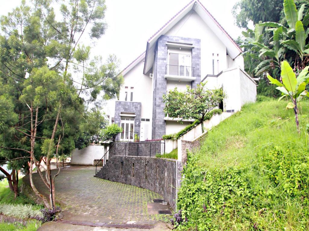 Wisma tamu De Rafael & Dago Pakar 2*